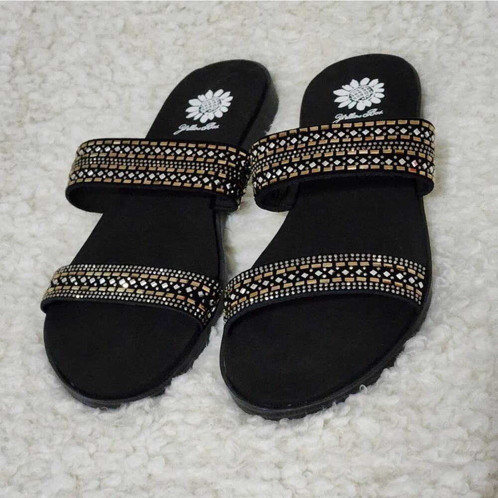 Yellow Box Delfie Metallic Multi strap sandal size 9.5 new!!!